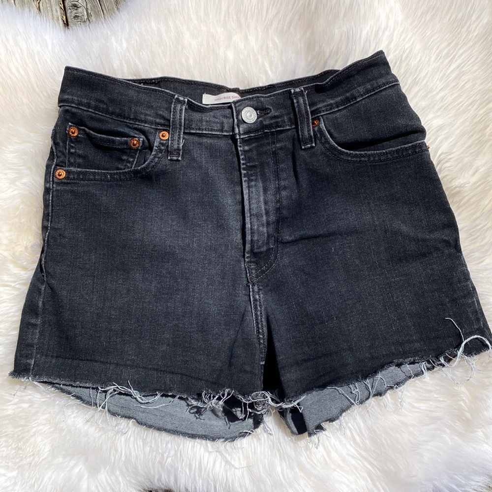LEVIS - HIGH RISE SHORTS - 29